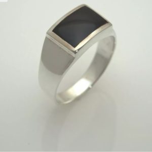 טבעת כסף מלבן עם אוניקס שחור